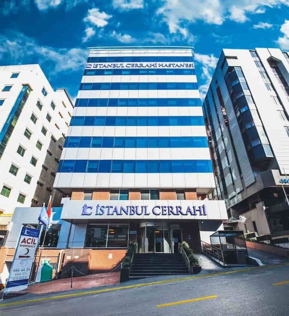Fachada del Hospital İstanbul Cerrahi, en Estambul