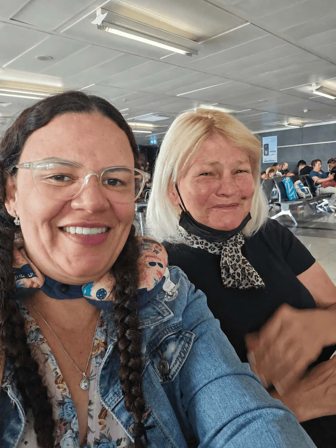 Loua acompañando a una clienta en el aeropuerto antes del viaje